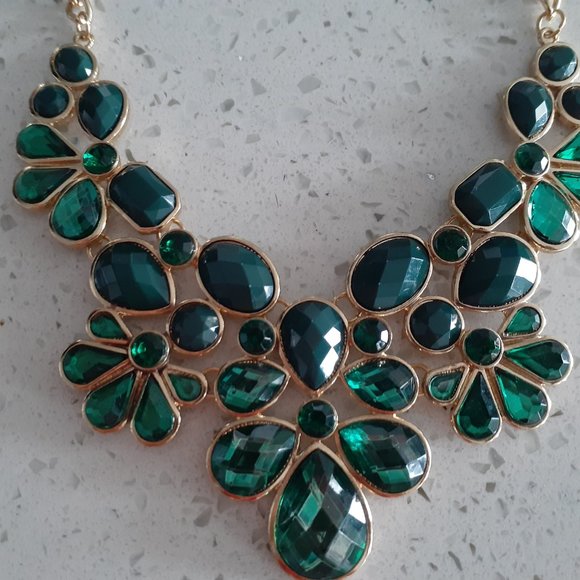 Gorgeous New Necklace - Picture 2 of 3